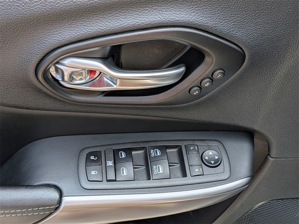 used 2022 Jeep Cherokee car, priced at $29,990
