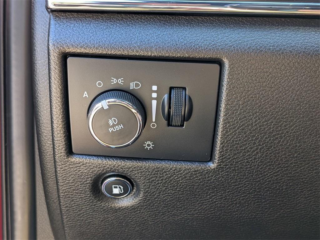 used 2021 Jeep Grand Cherokee car, priced at $29,999