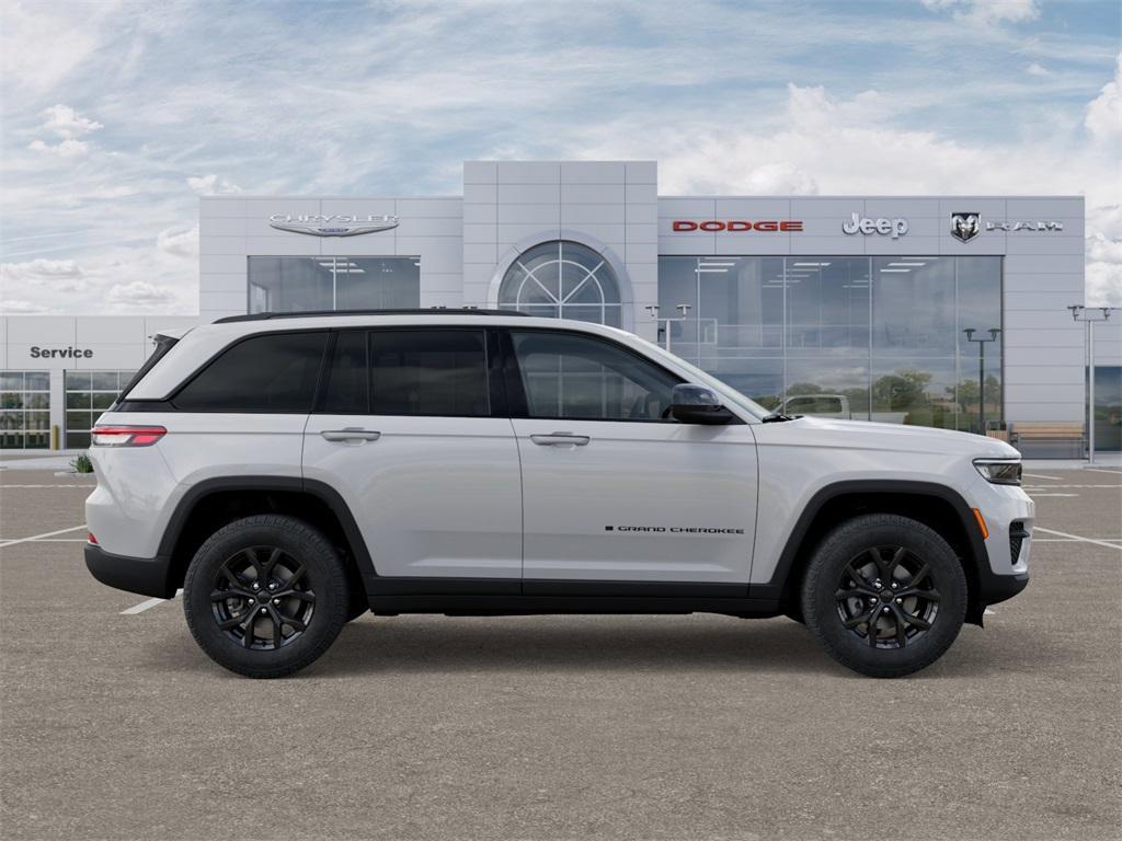 new 2025 Jeep Grand Cherokee car, priced at $42,385
