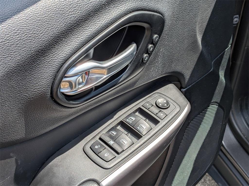 used 2022 Jeep Cherokee car, priced at $28,999