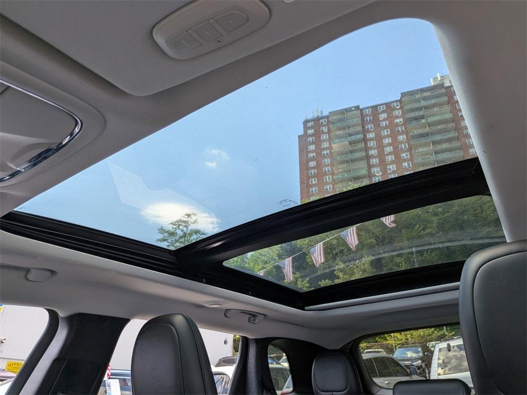 used 2022 Jeep Cherokee car, priced at $28,999