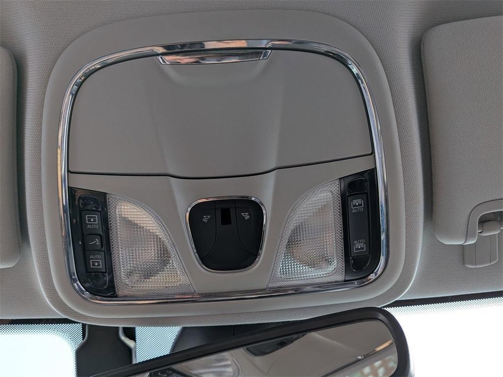 used 2022 Jeep Cherokee car, priced at $28,999