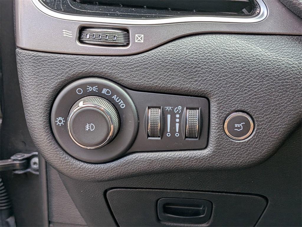 used 2022 Jeep Cherokee car, priced at $28,999