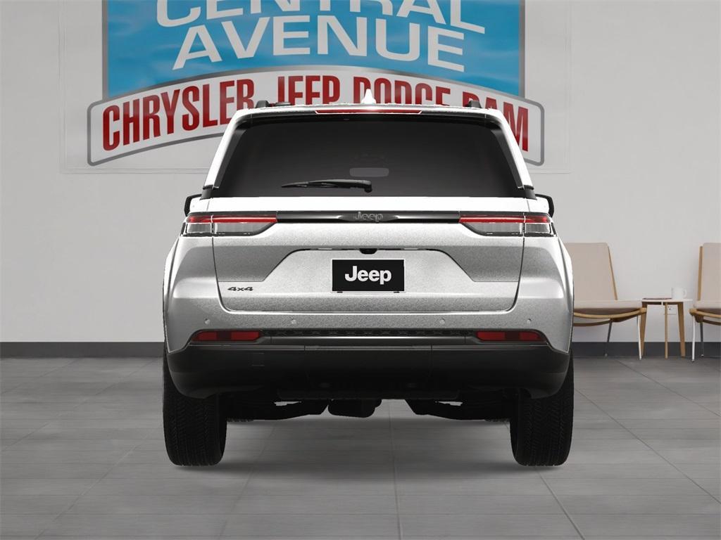 new 2025 Jeep Grand Cherokee car, priced at $44,625