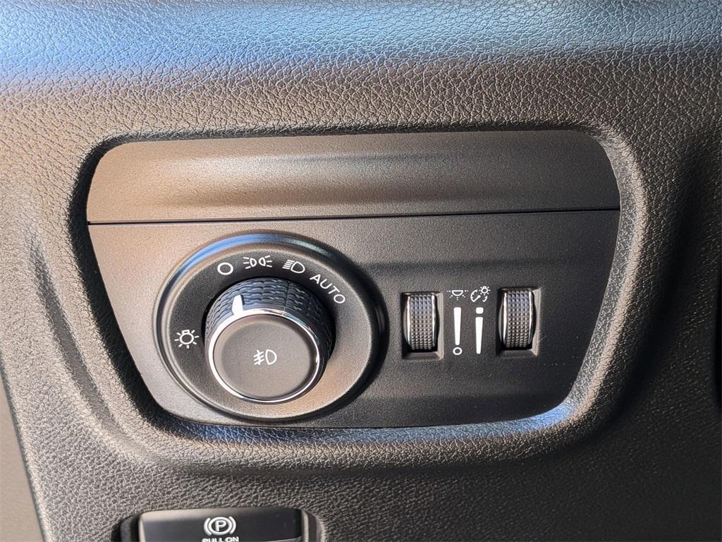 used 2023 Jeep Grand Cherokee car, priced at $39,498
