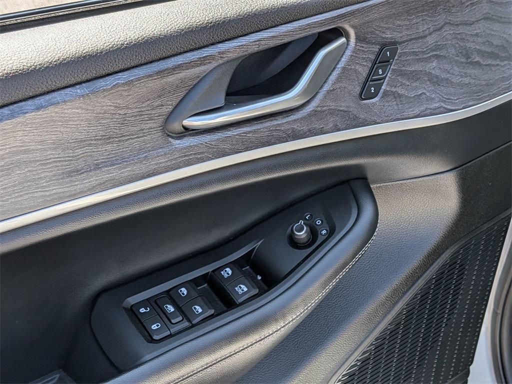 used 2023 Jeep Grand Cherokee car, priced at $39,498
