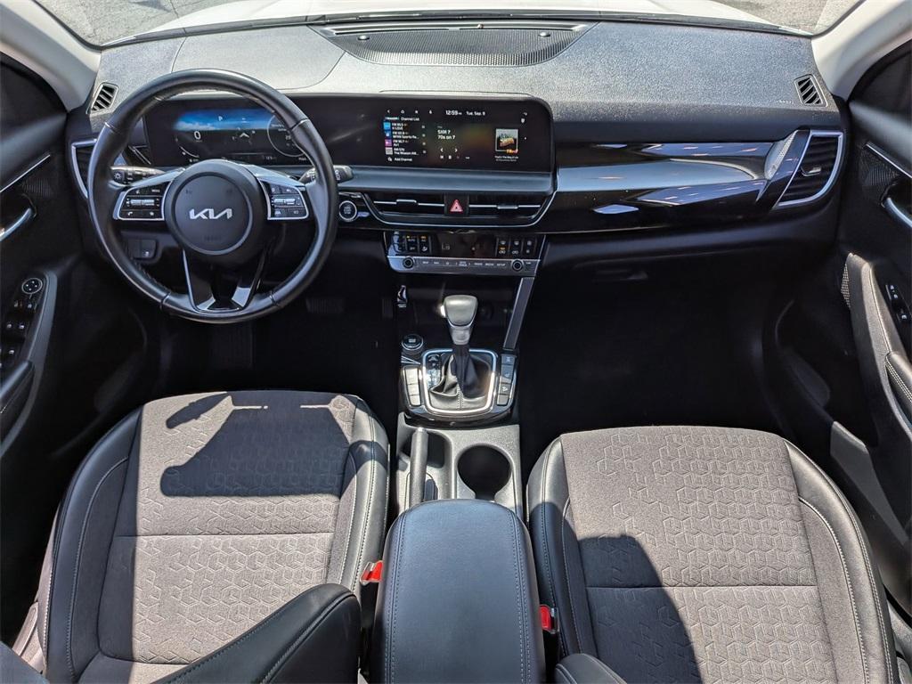 used 2025 Kia Seltos car, priced at $28,999