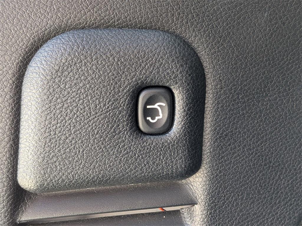 used 2020 Jeep Grand Cherokee car, priced at $26,998