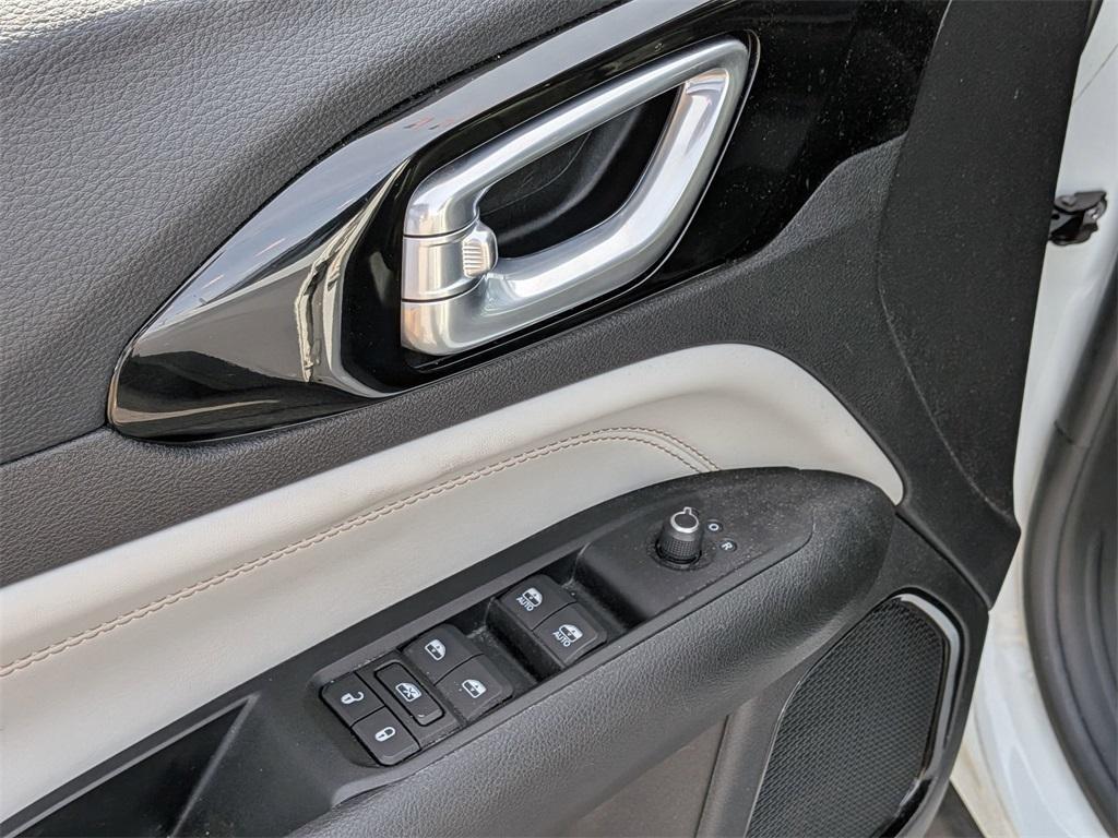used 2022 Jeep Compass car, priced at $22,999