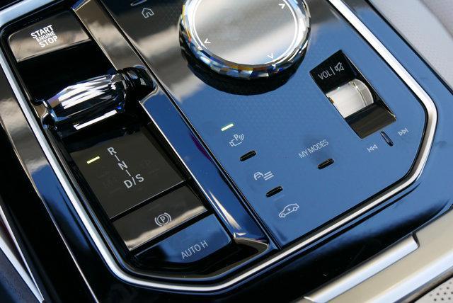 new 2025 BMW 760 car, priced at $139,075