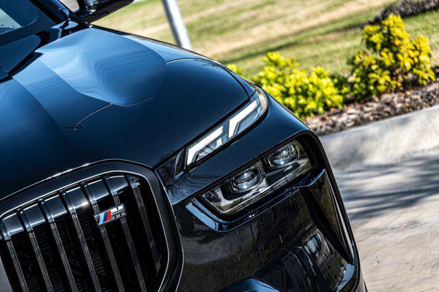 new 2025 BMW X7 car, priced at $118,575