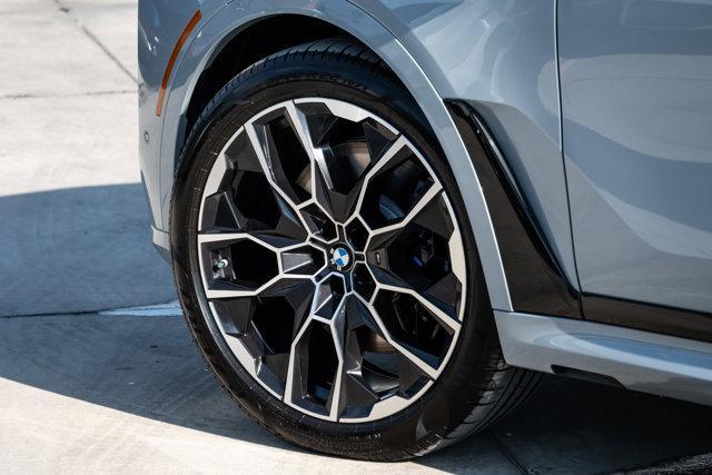 new 2026 BMW X7 car, priced at $103,425