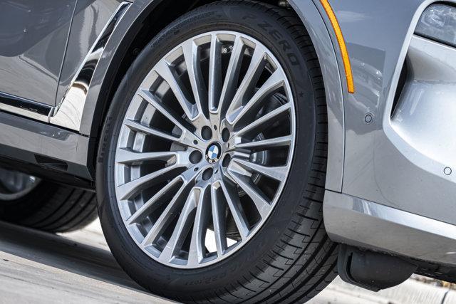 new 2026 BMW X7 car, priced at $95,775