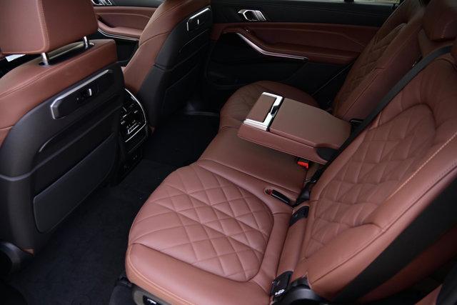 new 2025 BMW X7 car, priced at $89,675