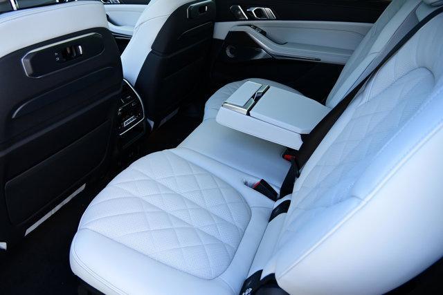 new 2026 BMW X7 car, priced at $99,725