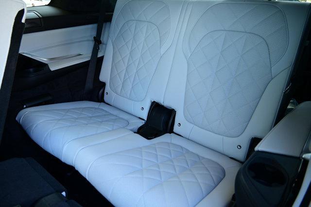 new 2026 BMW X7 car, priced at $99,725