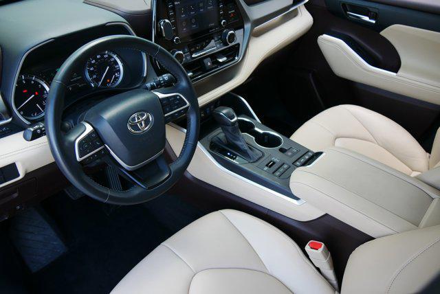 used 2022 Toyota Highlander car, priced at $37,987