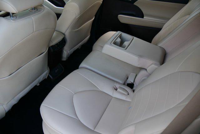 used 2022 Toyota Highlander car, priced at $37,987