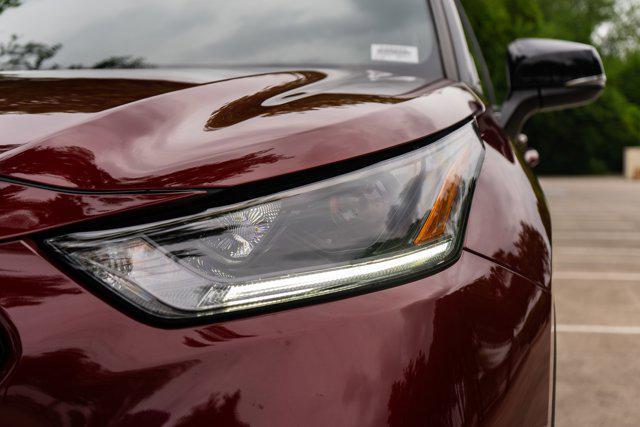 used 2023 Toyota Highlander car, priced at $41,987
