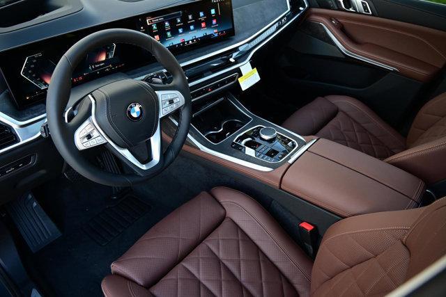 new 2025 BMW X7 car, priced at $90,325