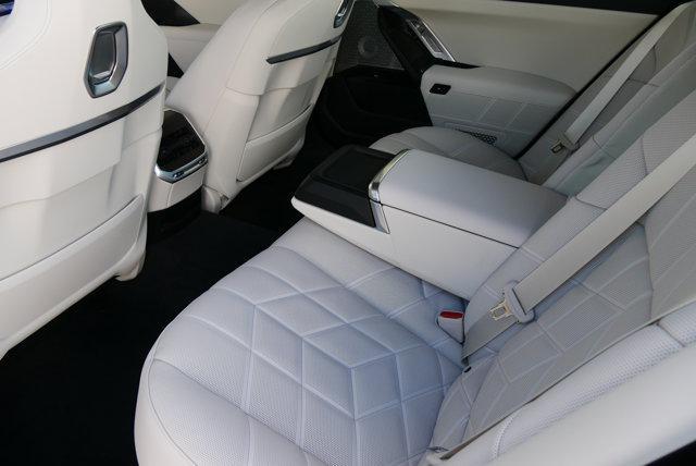 new 2025 BMW 760 car, priced at $135,075