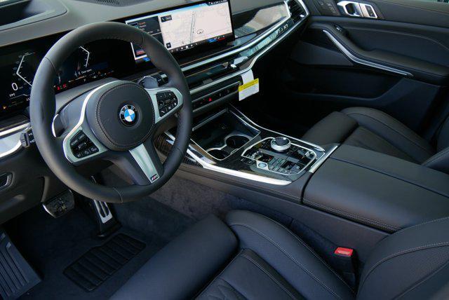 new 2025 BMW X7 car, priced at $100,675