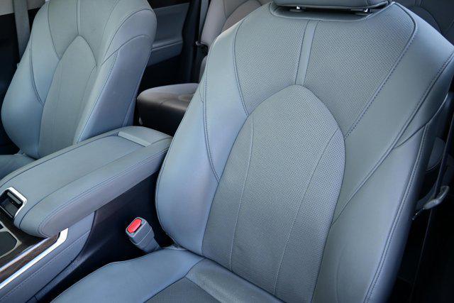 used 2020 Toyota Highlander car, priced at $27,987