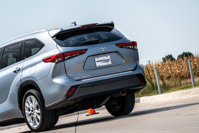 used 2020 Toyota Highlander car, priced at $27,987