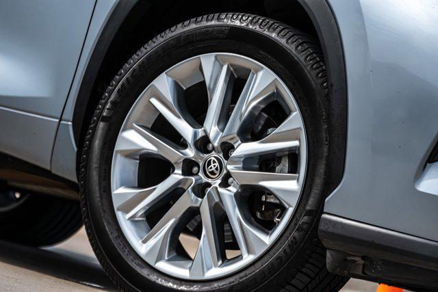 used 2020 Toyota Highlander car, priced at $27,987