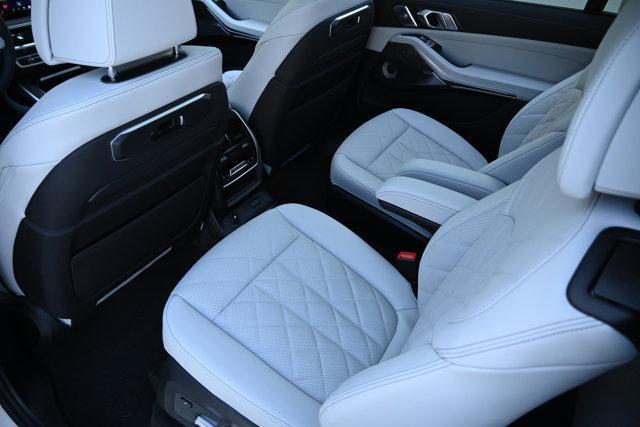 new 2026 BMW X7 car, priced at $102,275