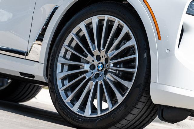 new 2026 BMW X7 car, priced at $102,275