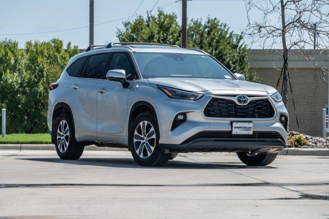 used 2023 Toyota Highlander car, priced at $39,897