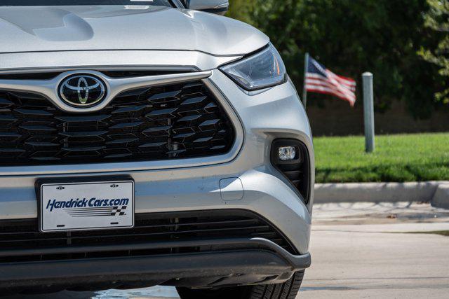 used 2023 Toyota Highlander car, priced at $39,897