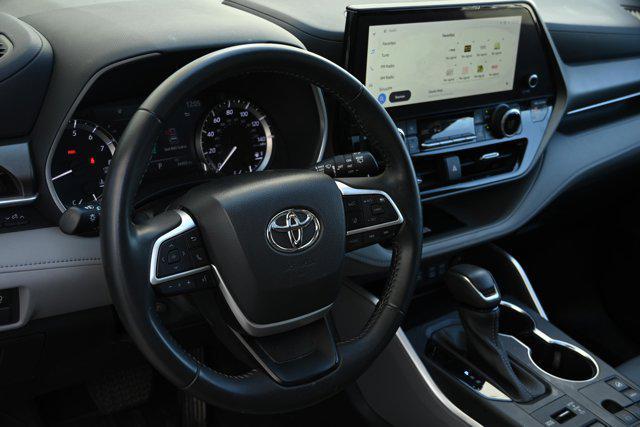 used 2023 Toyota Highlander car, priced at $39,897