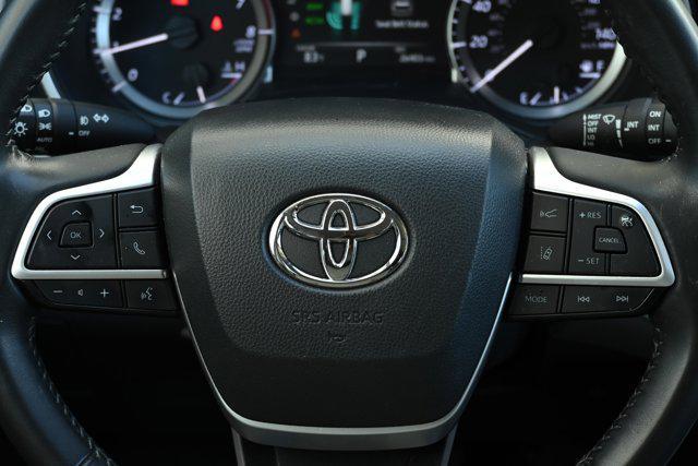 used 2023 Toyota Highlander car, priced at $39,897