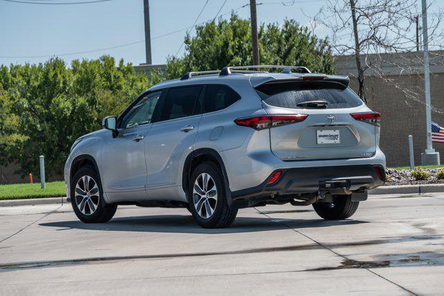 used 2023 Toyota Highlander car, priced at $39,897