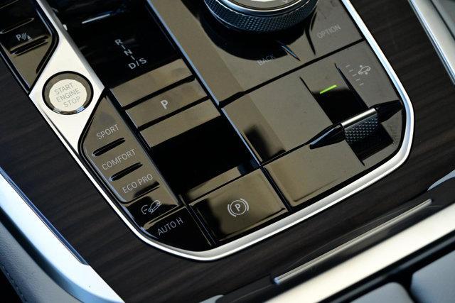 new 2026 BMW X7 car, priced at $102,375