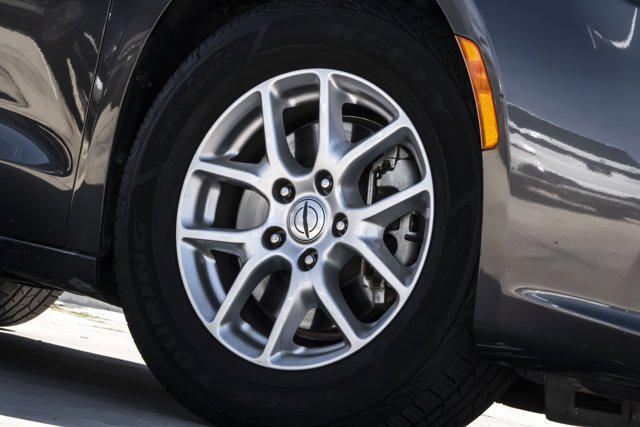 used 2021 Chrysler Pacifica car, priced at $20,899