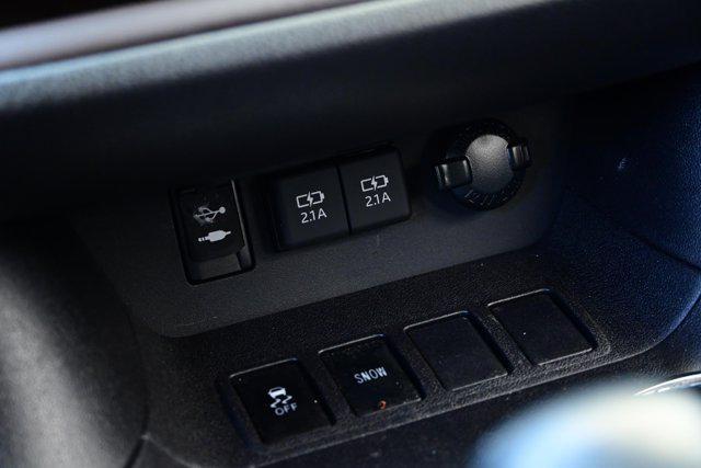 used 2019 Toyota Highlander car, priced at $32,898