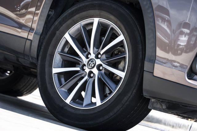 used 2019 Toyota Highlander car, priced at $32,898