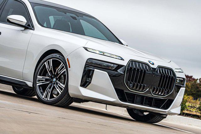 new 2024 BMW 760 car, priced at $134,995