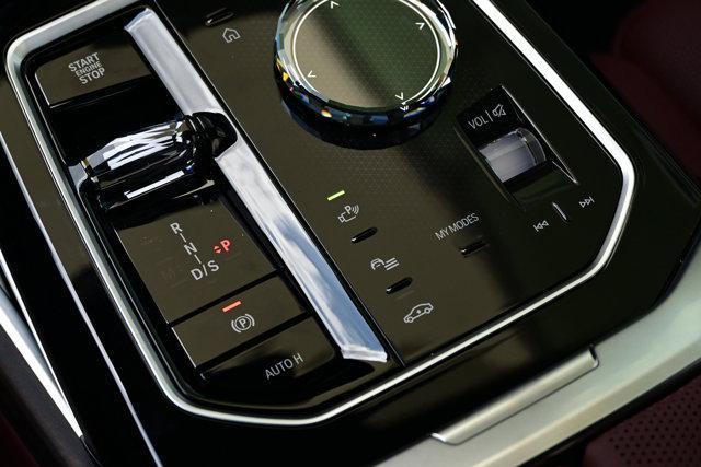 new 2025 BMW 760 car, priced at $129,225
