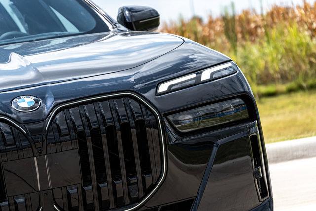 new 2025 BMW 760 car, priced at $129,225