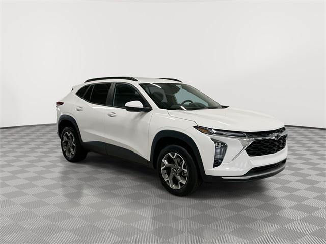 new 2025 Chevrolet Trax car, priced at $25,404