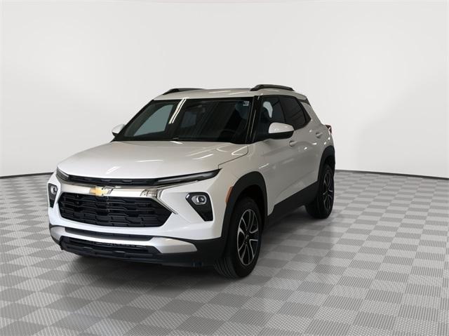 new 2025 Chevrolet TrailBlazer car, priced at $29,192