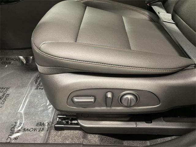new 2025 Chevrolet Trax car, priced at $26,955