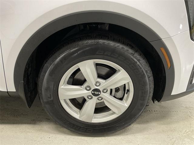 used 2025 Kia Sorento car, priced at $32,046
