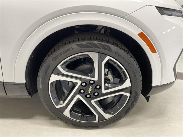 new 2025 Chevrolet Equinox EV car, priced at $44,290