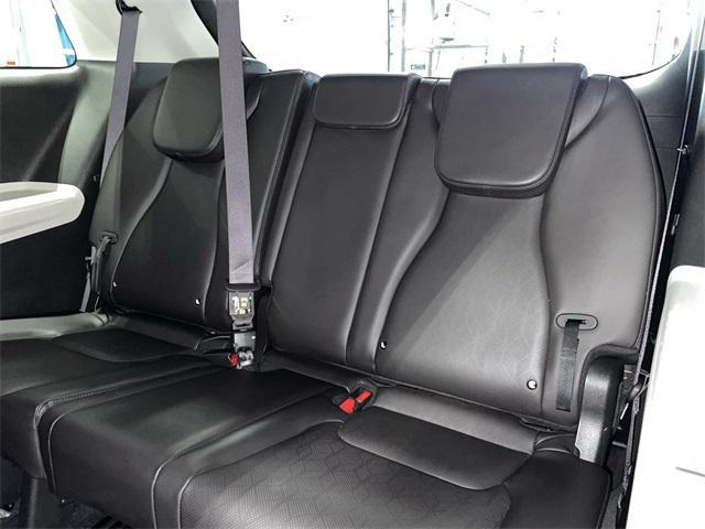 used 2024 Kia Carnival car, priced at $34,999