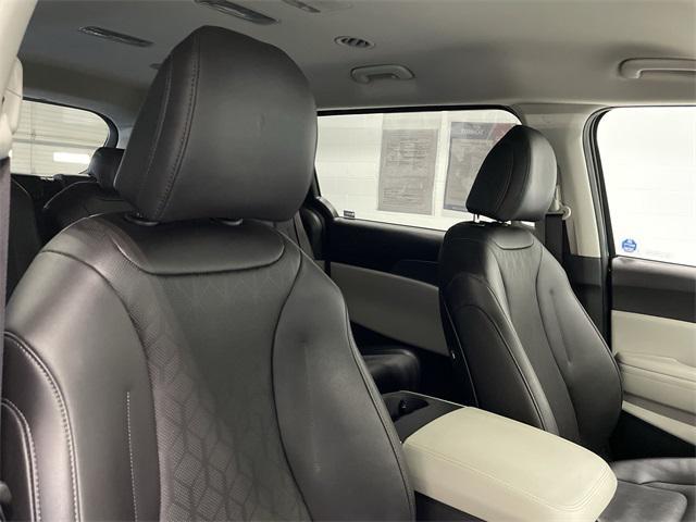 used 2024 Kia Carnival car, priced at $34,999